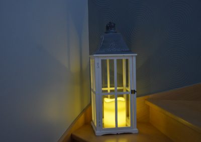 Lanterne blanche en bois : 11 €
